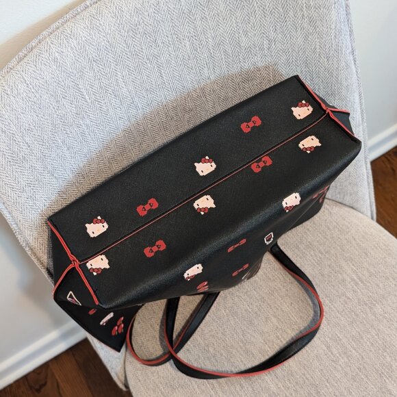 Hello Kitty x Space Invaders Tote Bag (Collaboration) - Excellent Condition - Picture 5 of 11